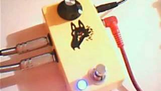 Video thumbnail for Dedalo Coyote Tremolo/Stereo Pan/Buffer - Video 2 by dedalofx