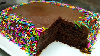 בקלי קלות- עוגת שוקולד גנש (ליהי קרויץ - מטבח בקלי קלות) - התמונה מוצגת ישירות מתוך אתר האינטרנט יוטיוב. זכויות היוצרים בתמונה שייכות ליוצרה. קישור קרדיט למקור התוכן נמצא בתוך דף הסרטון