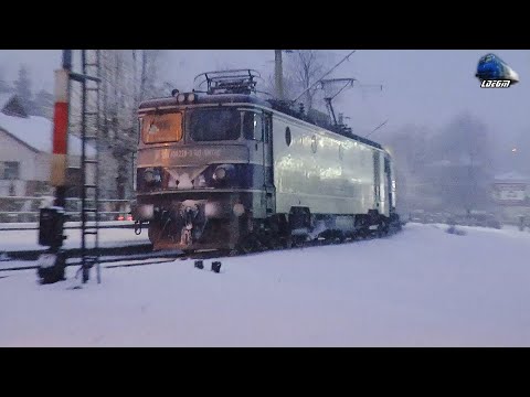 Suceveanca 40-0228-9 & IR1653 București Nord-Vatra Dornei Băi in Vatra Dornei - 20 January 2021