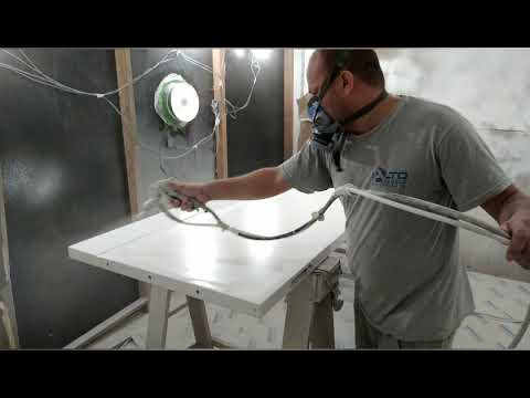 Aplicando acabamento fino de laca  em portas.... como laquear porta?. Como laquear móveis?