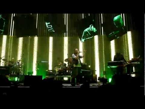 Thom Yorke Dancing his socks off