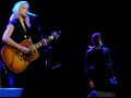 Tina Dickow - Walls (Live)