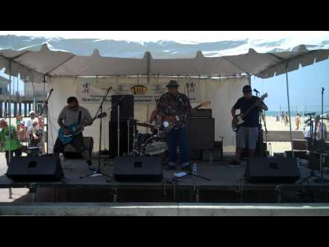 The Tequila Worms - GUSANOS - Live at the Huntington Beach Pier