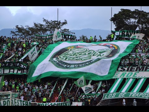 "2da Bandera Prado Verde - Nacional vs Cali." Barra: Los del Sur • Club: Atlético Nacional