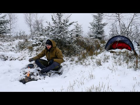 Biwak nad urwiskiem - W poszukiwaniu jaskiń i grot