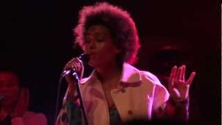 Solange - Looks Good With Trouble (Live @ Nouveau Casino, Paris) [2013-01-18]