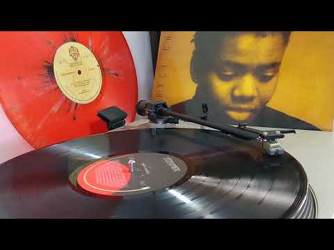 MOUNTAINS O' THINGS TRACY CHAPMAN AGUJA Y VINILOS DEL PULGUERO DE QUINTERO