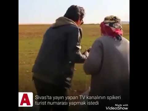 Hayrına kucakla patates çuvalı.Turist taklidi yapan sunucuya patates taşıtan Sivaslı teyze