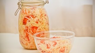 Готовим витаминный салат из капусты, болгарского перца, моркови. Предлагаю простой и быстрый в приготовлении рецепт салата из свежей белокочанной капусты.
***
Подписывайтесь на мой