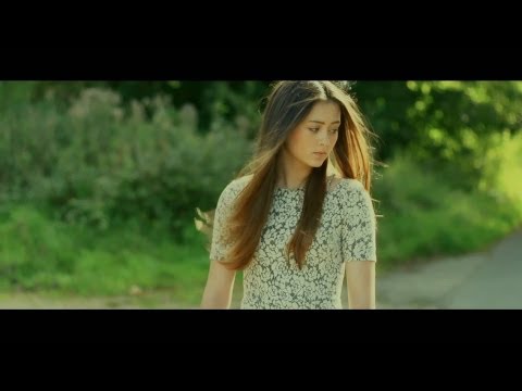 Jasmine Thompson - Run (Official Music Video)