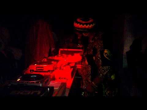 RAS TERRY GAD LIVE IN SESSION @ DUB TEMPLE,PT3 ON DUBSEED SOUND, KRAKOW, POLAND. 18.10.2014.