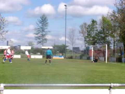 01-05-2010 Koudekerk A1 - Alphense Boys  gemiste penalty Mike van Velzen