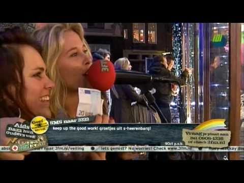 Bij het Glazen Huis, 21 december 2010. Radio 3FM, Serious Request, Eindhoven.