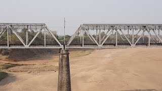 preview picture of video 'Narmada Railway Bridge Gadarwada Osho River'