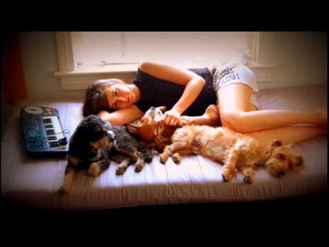 Holly Miranda (The Jealous Girlfriends) - Carry Me + Lyrics