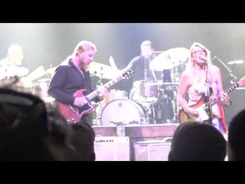 Tedeschi Trucks Band  2017-06-10 Merriam Theater Philadelphia, PA "Made Up MInd"