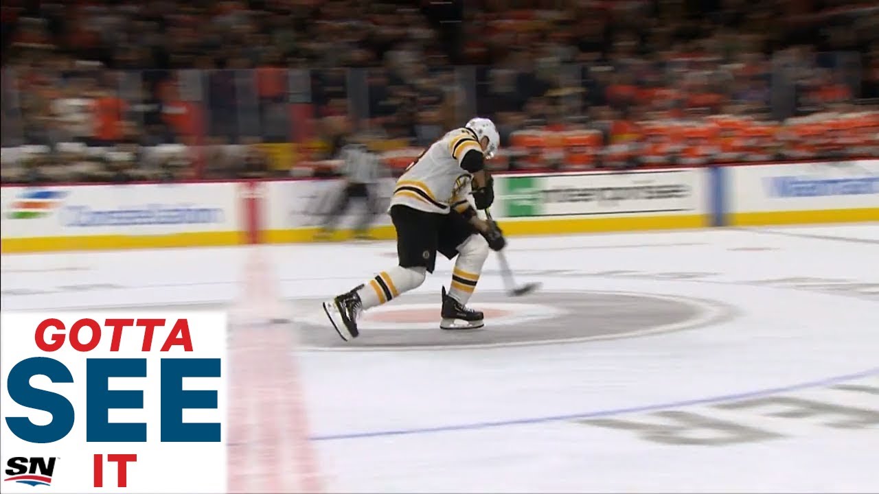 VIDÉO: Brad Marchand a la HONTE de sa carrière...