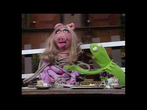 Miss Piggy's Bold Demand Takes a Dark Twist on the Tracks! | The Muppet Show Season 3 Episode 6