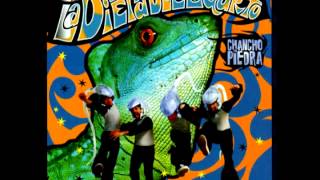 Chancho en piedra - Del porque se cohibe el ano en casa ajena