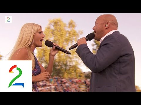 Maria Arredondo og Torstein Sødal synger "A whole new world" fra Aladdin filmen - Allsang på grensen