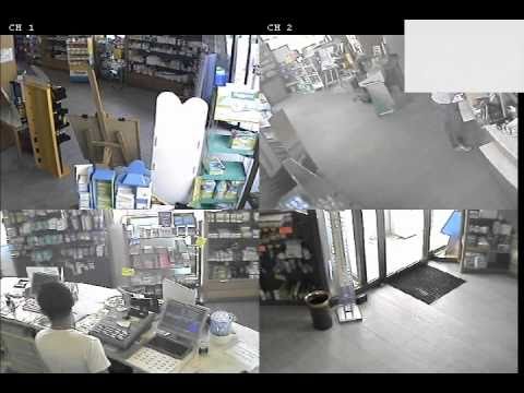 Torino, rapina in farmacia