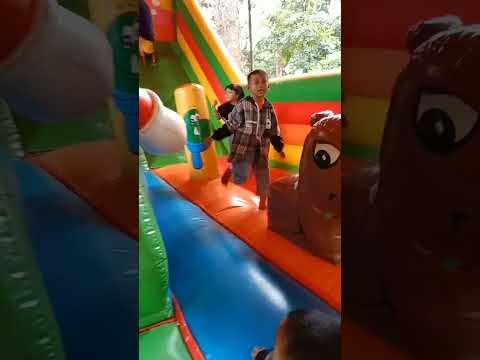 serunya main | di ISTANA BALON  #shorts