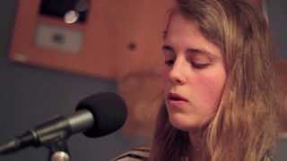 Marika Hackman - Deep Green (Live on Amazing Afternoons)