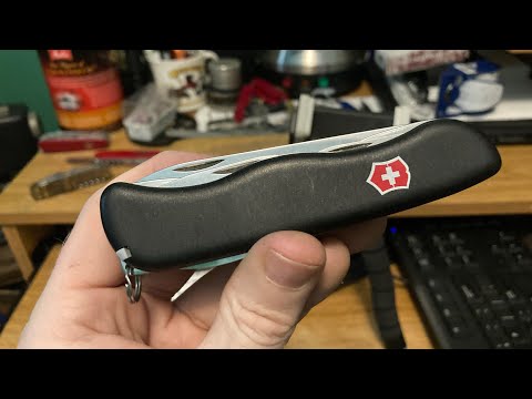 Victorinox 111mm Forester