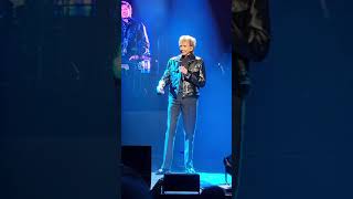 Barry Manilow - This is My Town - 9-16-21 Barry annoyed at Lady in Front Row.....