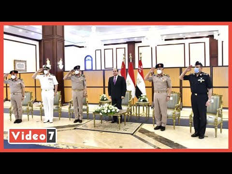 الرئيس السيسى يناقش مع قادة القوات المسلحة موضوعات الأمن القومى المصر