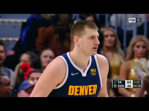Nikola Jokic coast-to-coast for the transition layup