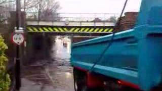 preview picture of video 'Swinton Bridge (nr Mexborugh, S. Yorks) flood 21/01/08 - p3'