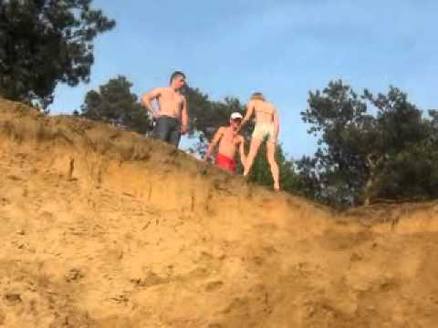 Pierwsza Pruba Back flipa (Dziewczyna) xD