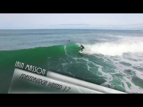 Zithunzi zambiri zapanyanja zapanyanja ndi ma surfers ku Fraserburgh