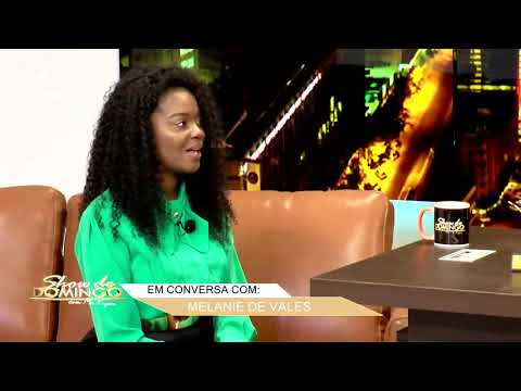 MC ROGER RECEBE MELANIE DE VALES NO SHOW DE DOMINGO