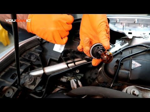 2014-2020 Mercedes Benz GLA250 – Turn Signal Blinker Light Bulb Replacement