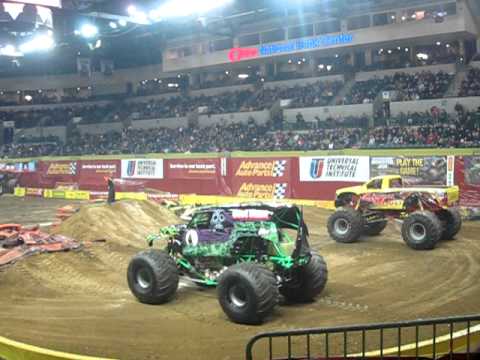 Grave Digger Vs. Shockwave Trenton 2011