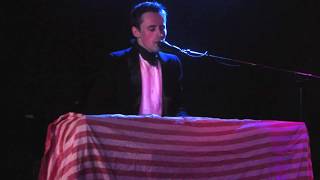 Reeve Carney – &quot;Happiness&quot; and &quot;Father’s House&quot; (Live) at Mercury Lounge in NYC – Aug 11, 2016