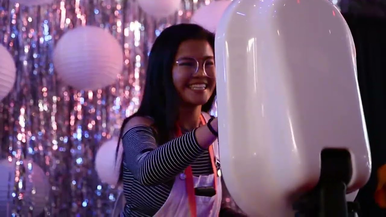 Promotional video thumbnail 2 for Giggles & Winks LLC Photo Booth Rental