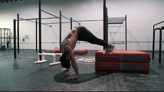 10 MINUTE KILLER SHOULDER WORKOUT (ROUTINE) *NO EQUIPMENT NEEDED*