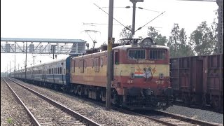 preview picture of video 'AJJ WAM-4 hauled Janshatabdi SF Express skips Nambur'