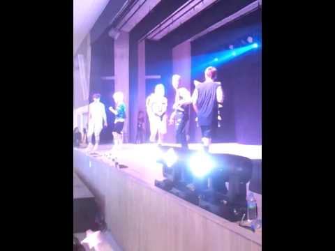 [FANCAM] Show Nu'est in Brasil  [131215]