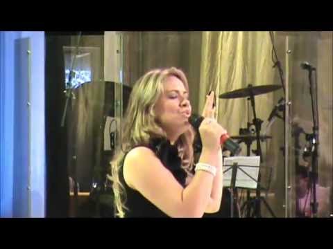 CAMILA MAX - Programa Louvemos o Senhor