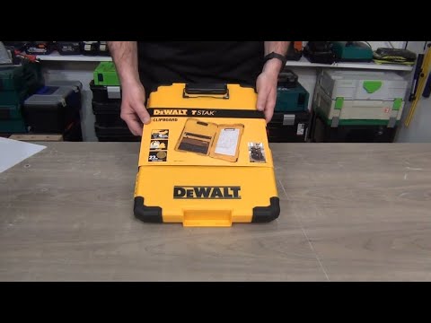 #570 - DeWalt Clipboard DWST82732-1