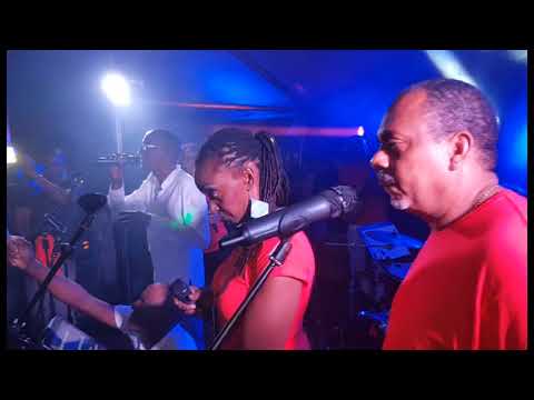 KwaXiKolor 2018 & HARRY DIBOULA  - TU ME MANQUES (live hotel bakoua) #blackbosstvradio