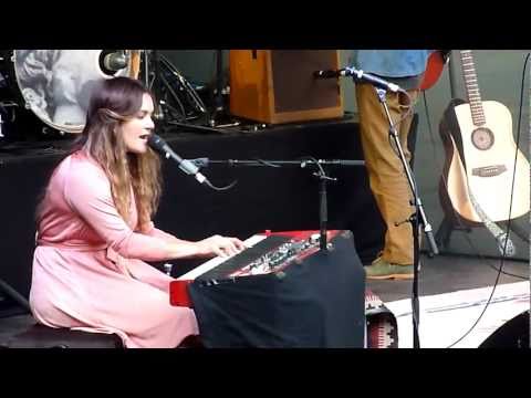 Angus & Julia Stone - Hold On (HD Live) @ Openluchttheater Caprera Bloemendaal