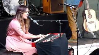 Angus &amp; Julia Stone - Hold On (HD Live) @ Openluchttheater Caprera Bloemendaal