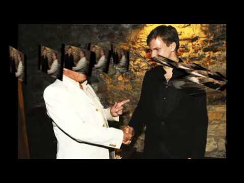 Karel Gott - Právě vchází (hudba a text Martin Chodúr)