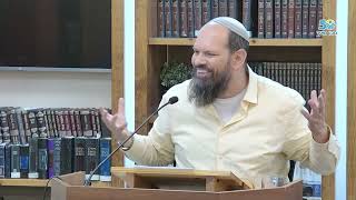 למי אתה ? ולאן תלך? ולמי אלה לך? לדעת לענות לעשיו. נפש הפרשה וישלח | הרב אייל ורד (ישיבת מכון מאיר) - התמונה מוצגת ישירות מתוך אתר האינטרנט יוטיוב. זכויות היוצרים בתמונה שייכות ליוצרה. קישור קרדיט למקור התוכן נמצא בתוך דף הסרטון