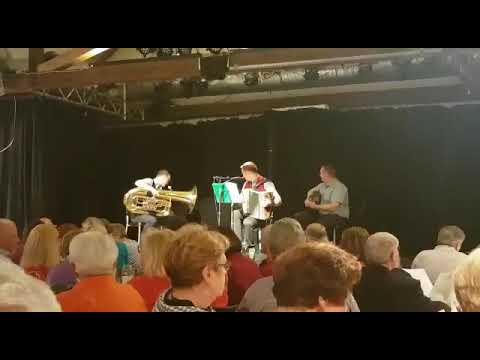 Dorfmuseum-Musi -„Es blüht der weiße Flieder“